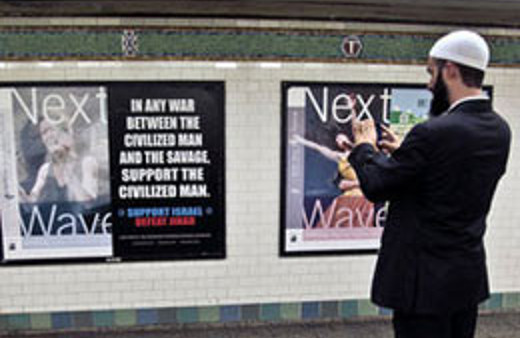 Bu afişler Müslümanlara hakaret dolu