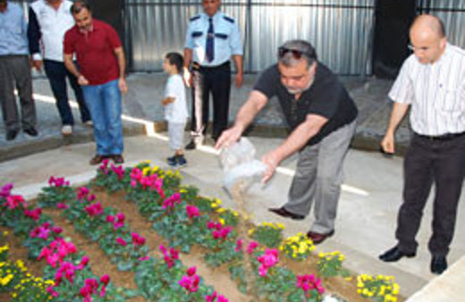 Turgut Özal'ın toprağı özel getirildi!