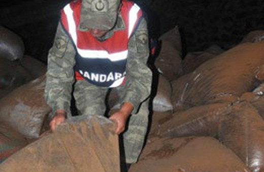 Pes! Bu çayı bize içereceklerdi