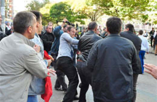 PKK yandaşı vatandaşa bıçak çekti