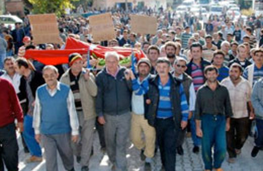 Çiftçilerden ilginç eylem!