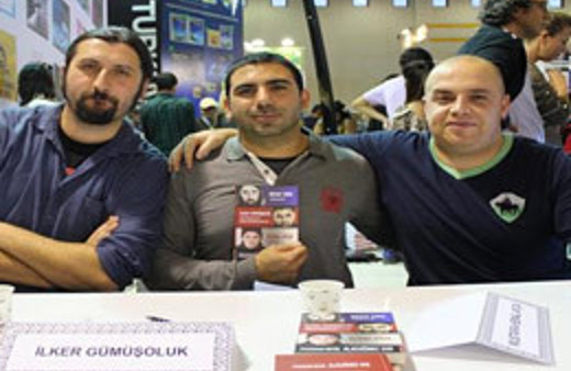 Üç radyocu bir kitap