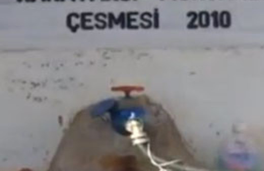 Köy çeşmesine belediye sayaç taktı