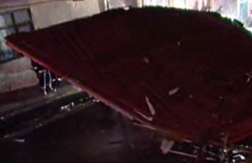 Şiddetli rüzgardan dolayı çatı uçtu