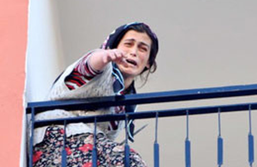 Temizliğe gittiği gençler kadını kaçırdı