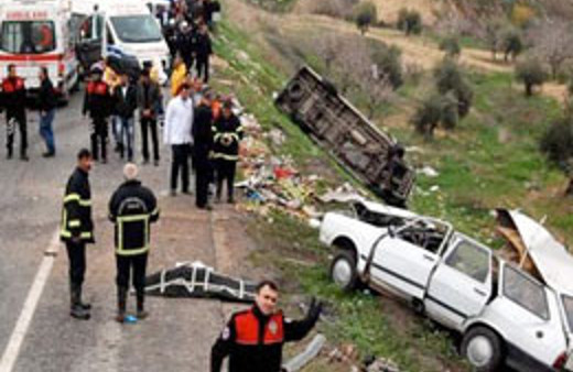 Gaziantep'te feci kaza: 4 ölü 19 yaralı
