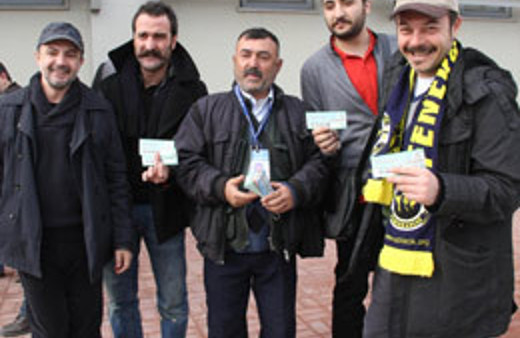 Cem Yılmaz'a bilet göndermesi