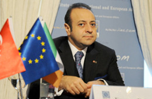 Bağış'tan Rum elçiye ahmaklık resti!