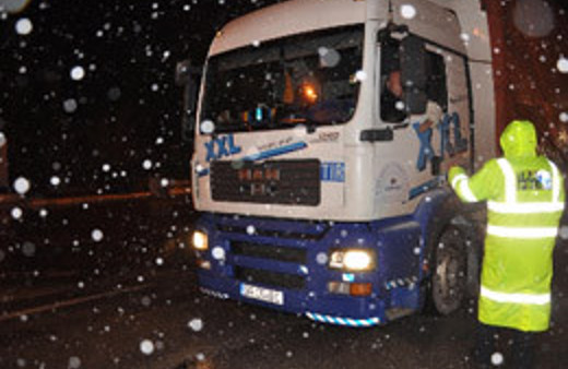 Kar yağışı sınır kapısını kapattı