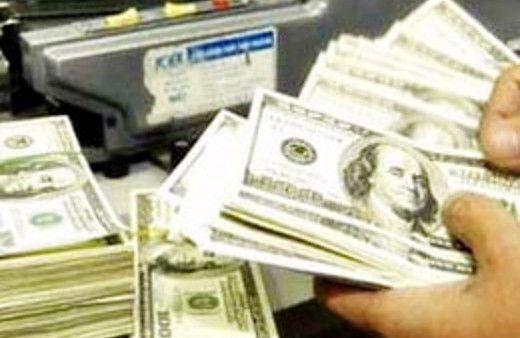 Kadının midesinden 31 bin dolar çıktı