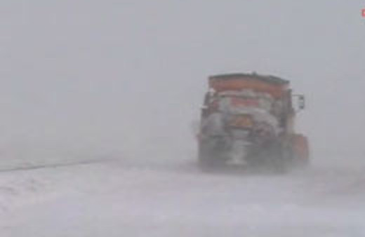 Cenazeye giden 60 kişi mahsur kaldı