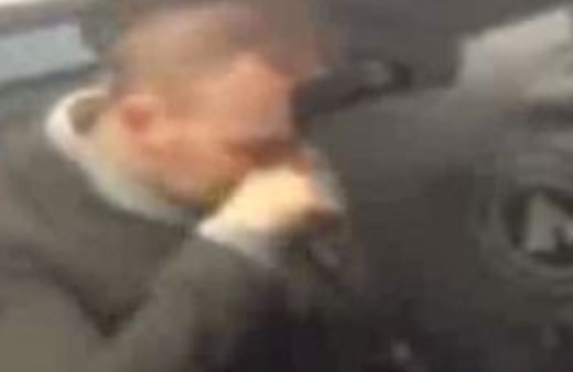 Tacizciyi öldürüp bavulla gömdüler