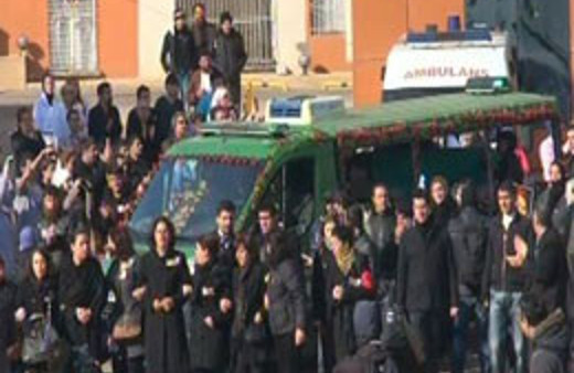 Diyarbakır'da güvenliği BDP'liler sağlıyor
