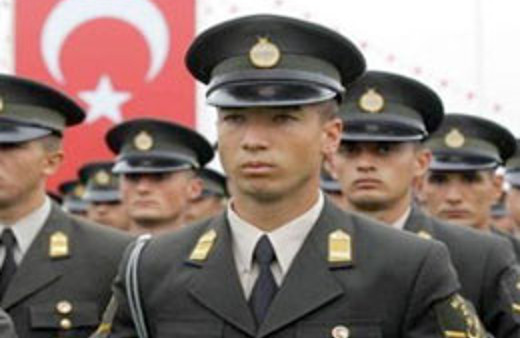 Astsubaylar 'T'den şikayetçi oldular