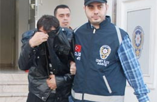 Yoldan geçen genç kıza büyük şok