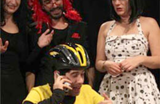 Dehliz ilk oyunu Bay Kolpert için perde diyor