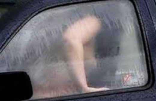 Lojman önünde seks yapınca...