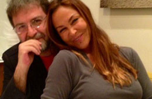 Hülya Avşar kızı gibi poz verdi