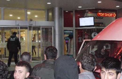 Alışveriş merkezinde şüpheli paket paniği