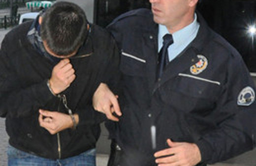 Tecavüzcü fena basıldı