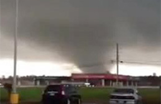 Missisipi'yi vuran hortum kamerada 