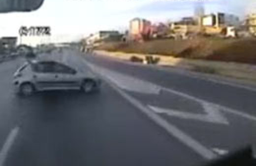 Otobüste çığlık çığlığa kazayı izlediler