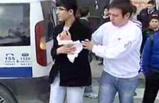 Liseli kızdan erkek öğrenciye jilet