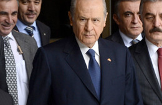 Öcalan AKP'yi topaç gibi çevirmekte