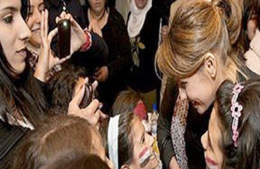 Ve Esma Esad sonunda göründü