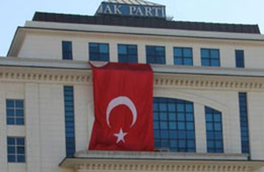 AK Parti yakınında bomba paniği