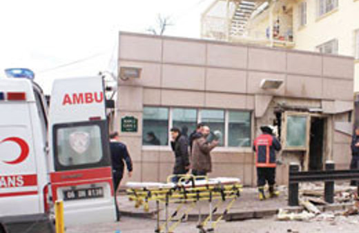 İki DHKP-C'li geldikleri yoldan kaçtı!