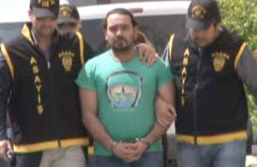 Sevgilisinin eşini öyle bir öldürdü ki...