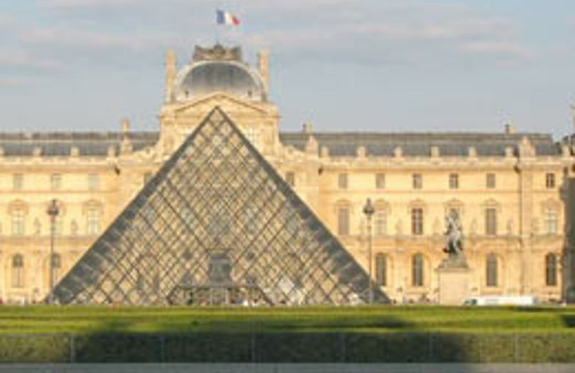 Louvre çalışanlarından ilginç protesto