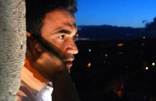 Kutsi ezan okurken ecel teri dökmüş!