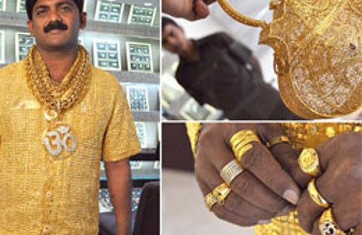 Neredeyse tüm vücudu altınla kaplı