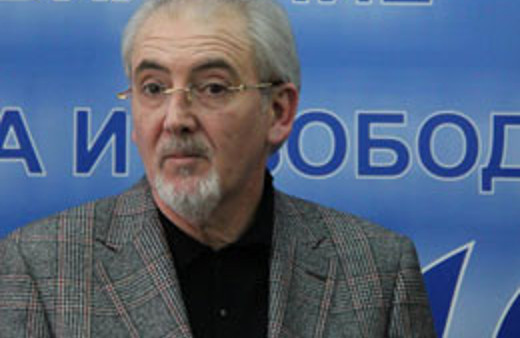 Türkçe konuşan vekile şok ceza!