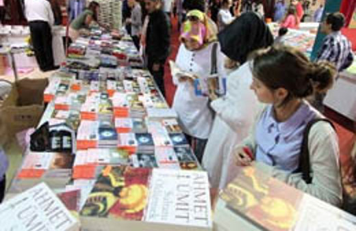 Kitap Fuarı'na ilk günde 59 bin ziyaretçi