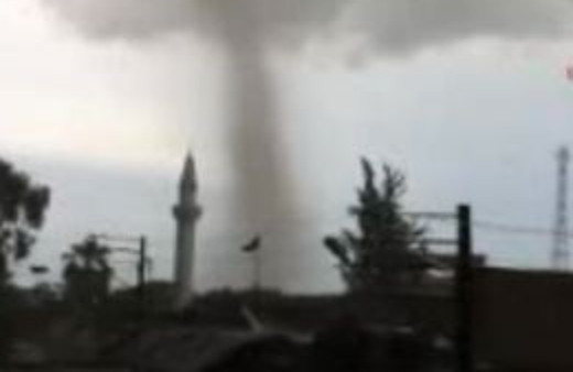 Sinop'ta hortum ortalığı birbirine kattı