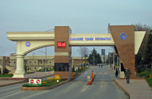 KTÜ'yü yumurtalı protesto karıştırdı