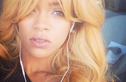 Sarışın Rihanna yeniden