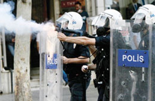 Gezi Parkı gerginliği kimin işine yarıyor?