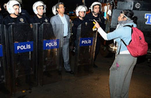 Ankara'da göstericiler ikna edildi