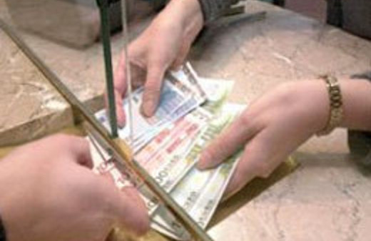 Uyurken 222 milyon euro havale yaptı