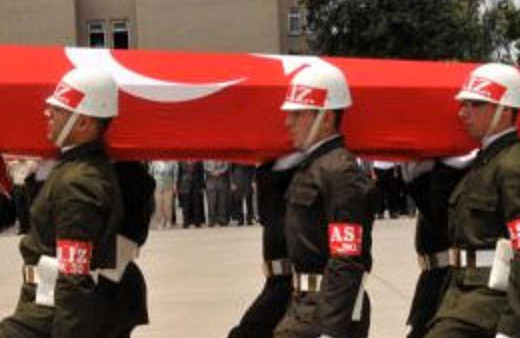 Kaçakçıların yaktığı asker şehit oldu