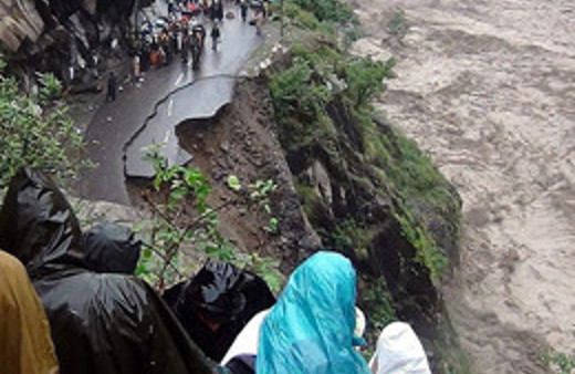 Muson yağmurları can almaya devam ediyor