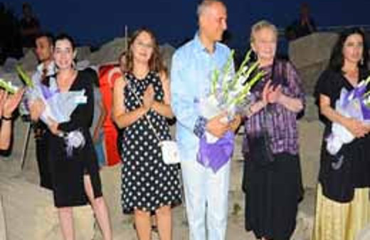 Sakin şehrin şiir geceleri başladı