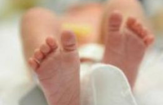 Göbek bağı ne zaman kesilmeli?