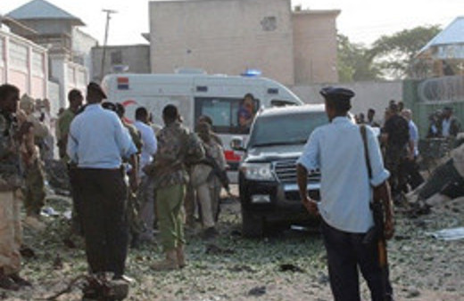 Şehit polisin evine ateş düştü