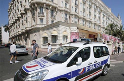 Cannes'da mücevher soygunu!