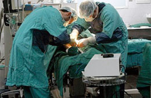 Midesinden 2 kilo saç çıktı